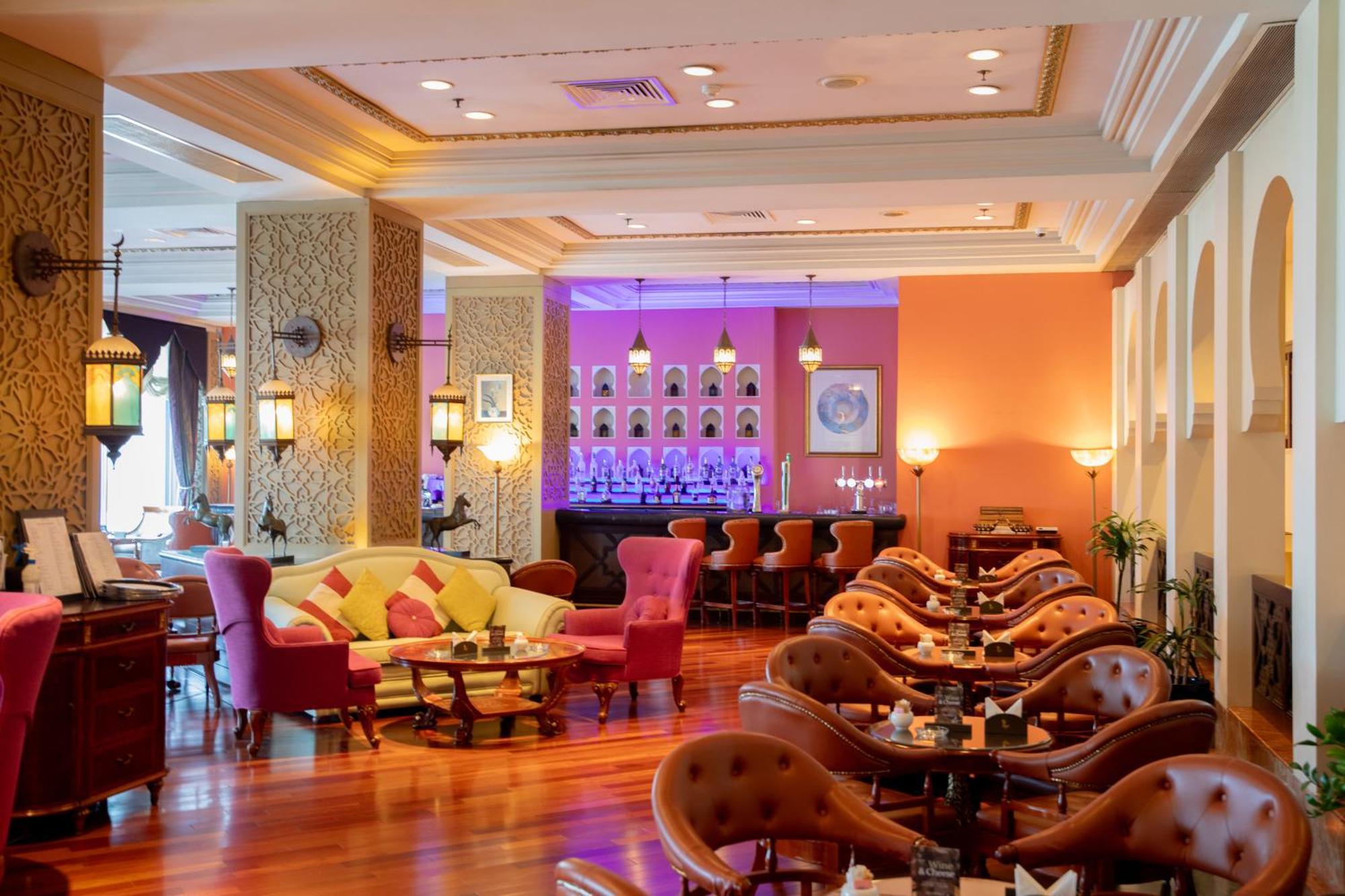 Ajman Hotel & Villas By Blazon Hotels Ngoại thất bức ảnh The lobby