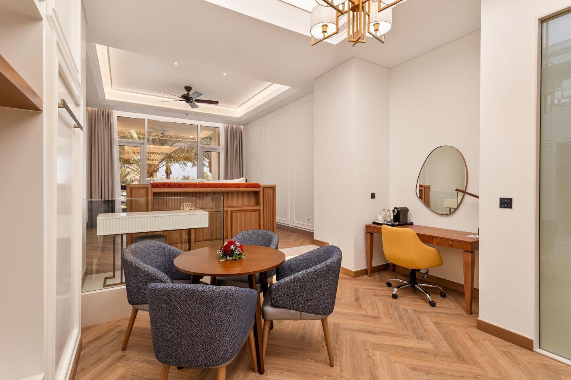 Ajman Hotel & Villas By Blazon Hotels Ngoại thất bức ảnh A suite at the hotel