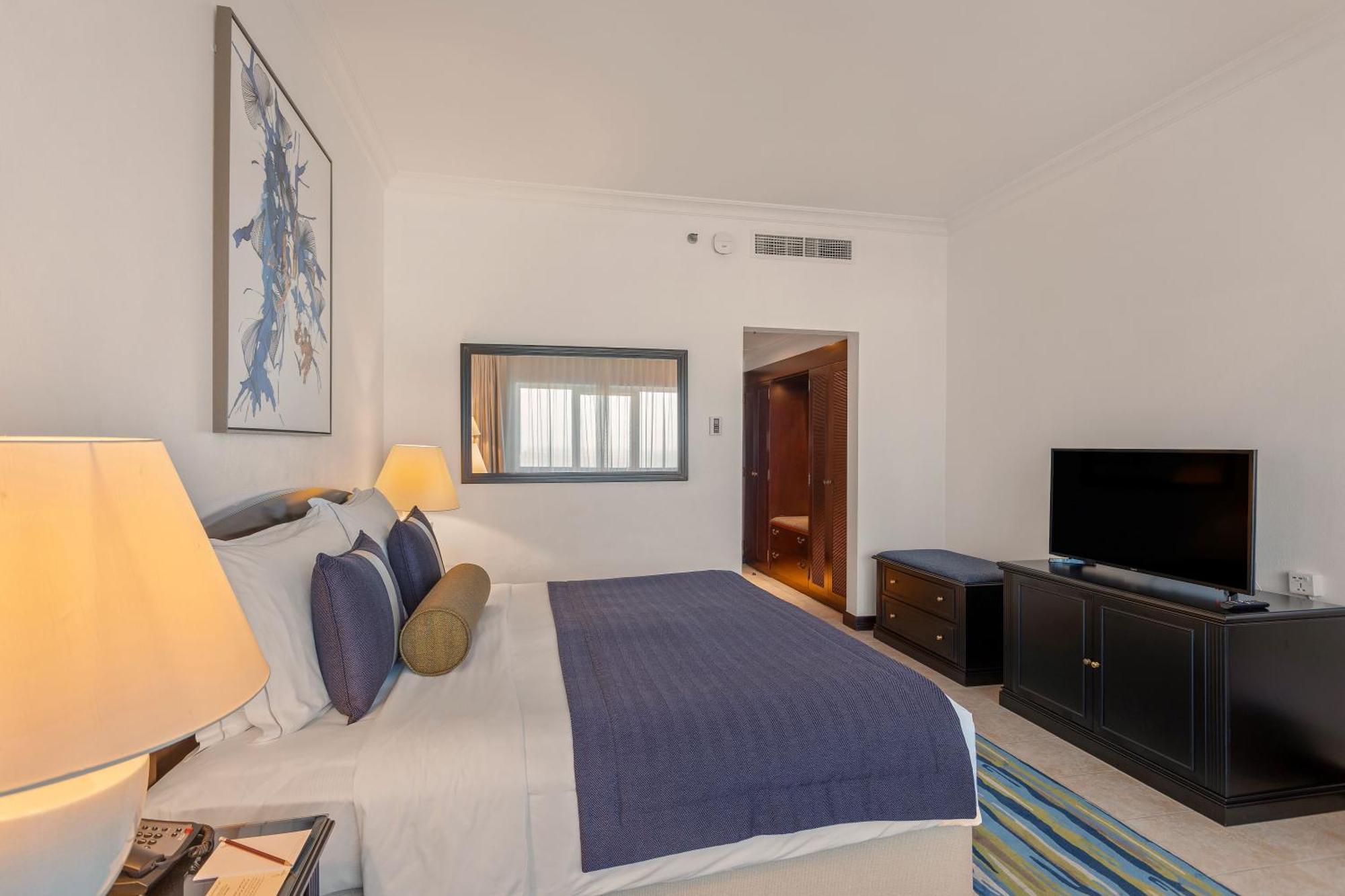 Ajman Hotel & Villas By Blazon Hotels Ngoại thất bức ảnh A bedroom at the hotel