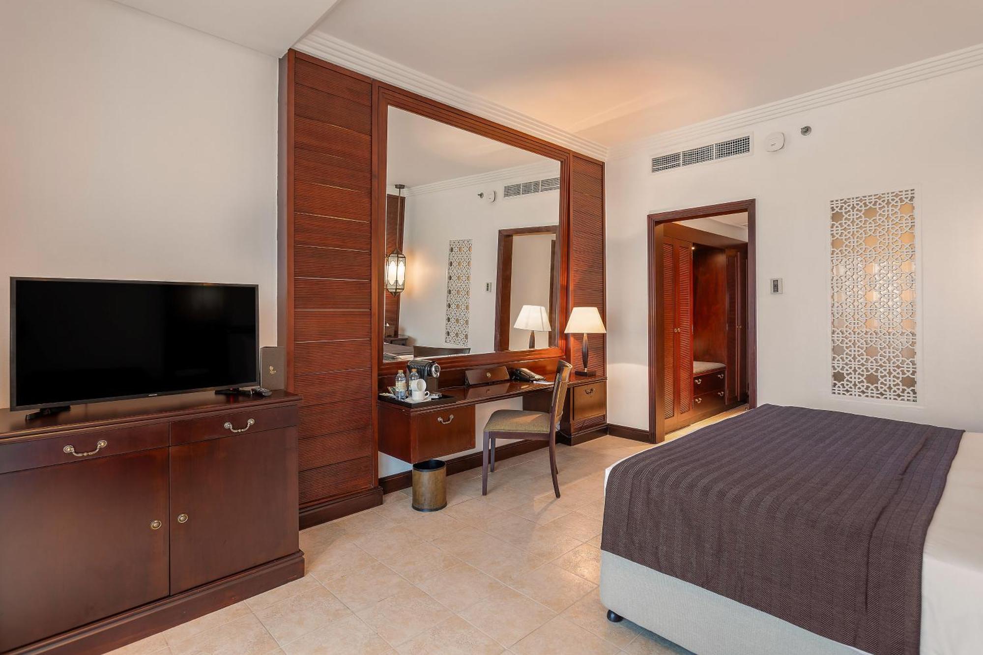 Ajman Hotel & Villas By Blazon Hotels Ngoại thất bức ảnh Deluxe room